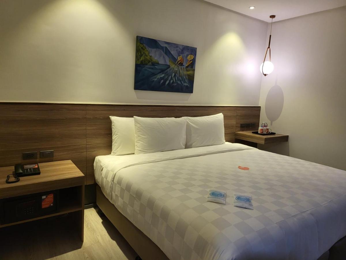 Go Hotels Plus Tuguegarao Exteriör bild