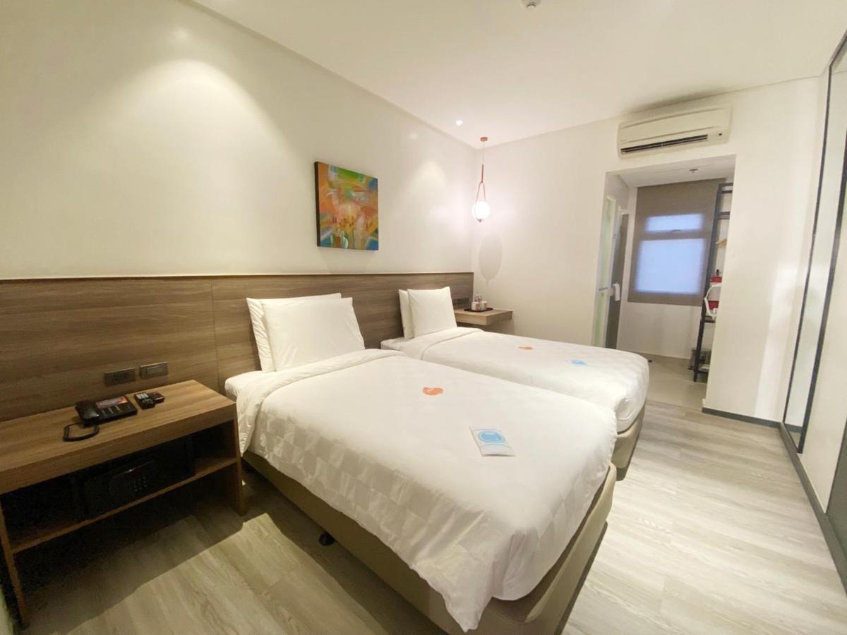 Go Hotels Plus Tuguegarao Exteriör bild